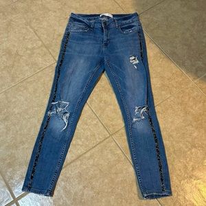 Zara Z1975 Denim skinny ripped jeans. EUC. Size 6. Comfort stretch.